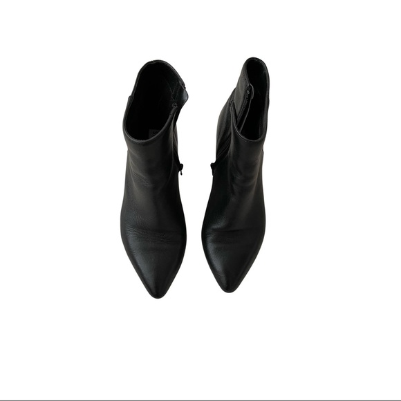 Pointed toe booties - Picture 3 of 4